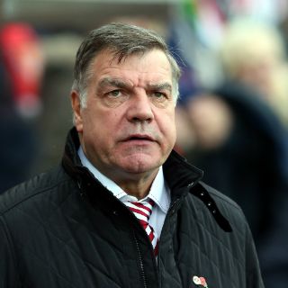 Inglaterra busca a Sam Allardyce para dirigir la Selección