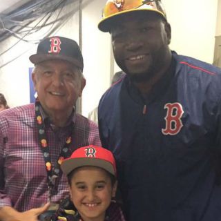 López Obrador se toma foto junto a 'Big Papi'