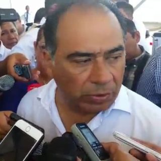 Héctor Astudillo brinda salarios íntegros al magisterio de Guerrero