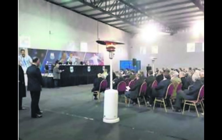 Diario deportivo Olé. En su portal destacó el nacimiento de la Superliga de futbol. ESPECIAL /