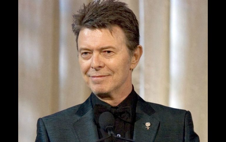 La casa de subastas expondrá al público durante diez días 267 pinturas propiedad del rey del 'glam rock'. AP / ARCHIVO