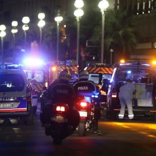 Camión arrolla una multitud en Niza, Francia; reportan varios muertos