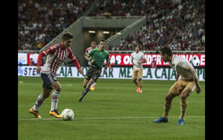 Salcido comenta que los encuentros de Chivas ante Pumas son partidos importantes, donde dan buenas emociones. EL INFORMADOR / ARCHIVO