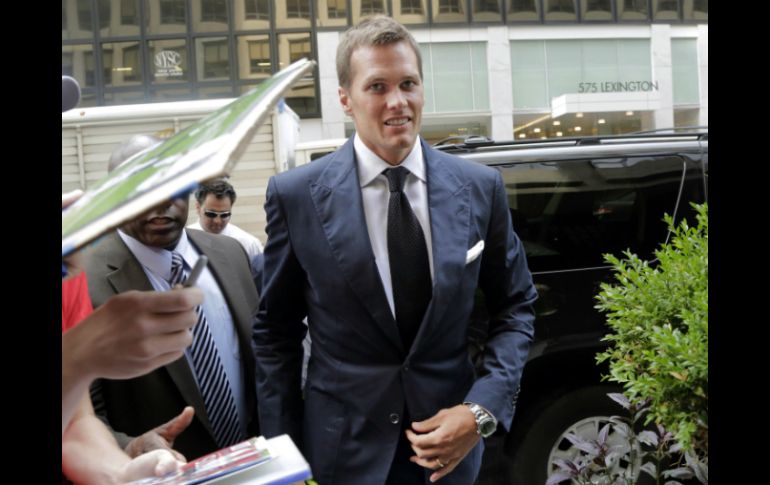 Brady fue suspendido originalmente antes del comienzo de la temporada pasada, pero jugó toda la campaña de 2015. AP / ARCHIVO