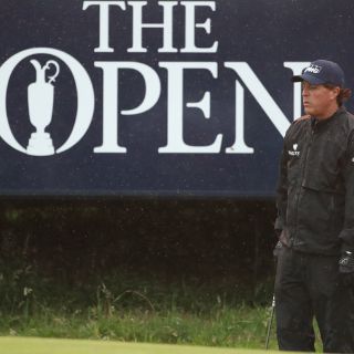 Mickelson mantiene el liderato