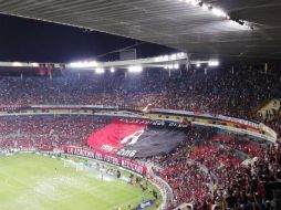 Las butacas están colocadas, las zonas a pintar están listas y solo falta que el silbante de inicio al partido que se juega este día. TWITTER / @info_JRobles