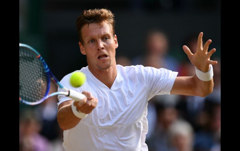 El semifinalista de Wimbledon indicó que ''fue difícil tomar esta decisión, después de una larga discusión'' con su familia. AFP / L. Neal