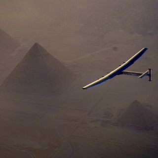 El Solar II Impulse pospone despegue de El Cairo