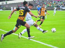Estadio Alberto “Chivo” Córdoba. Leones Negros obtuvo la primera victoria de la temporada en un partido sui géneris. TWITTER / @PotrosFC