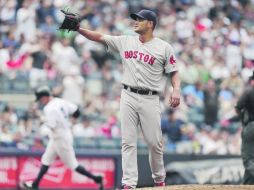 El pitcher venezolano Eduardo Rodríguez trabajó durante siete entradas, permitió cuatro imparables, un jonrón y una carrera. AFP /