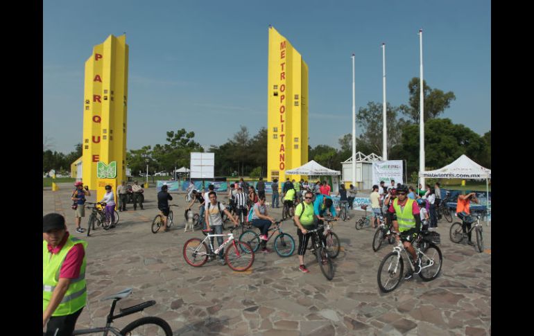 Ciclistas pedalearon la mañana de ayer en el Parque Metropolitano para incentivar el uso de la bicicleta. EL INFORMADOR / F. Atilano