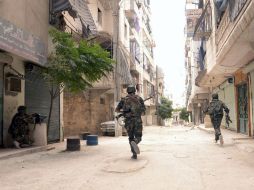 El tránsito por estos caminos es muy peligroso debido a los enfrentamientos. EFE / ARCHIVO