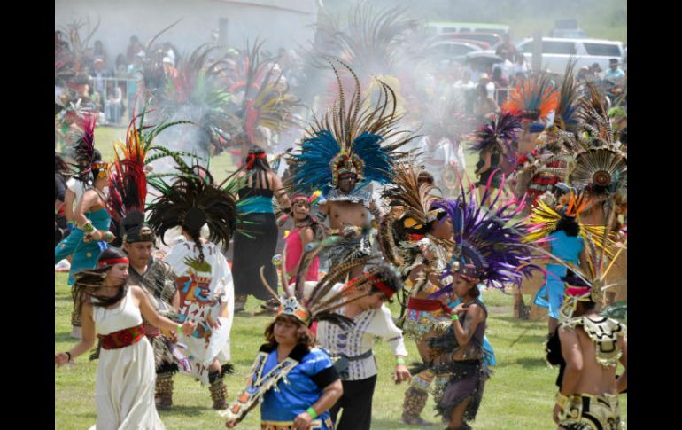 Los danzantes, muchos de ellos descalzos y con los rostros pintados, dedicaron su espectáculo de una hora a dioses prehispánicos. AFP / M. Vazquez