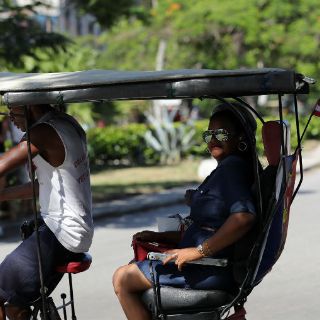 A un año del restablecimiento diplomático con EU, Cuba espera un destello económico