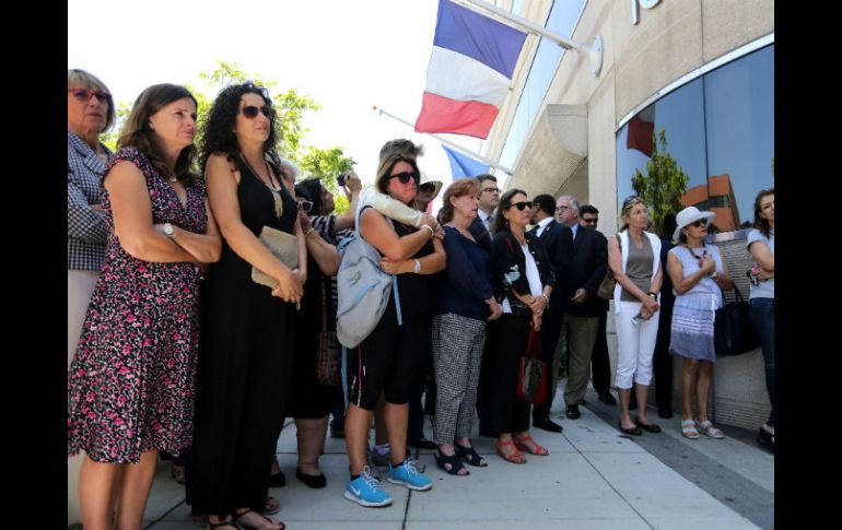 Ayer tuvo lugar un homenaje en el que los asistentes guardaron un minuto de silencio por las víctimas. EFE / M. Nelson