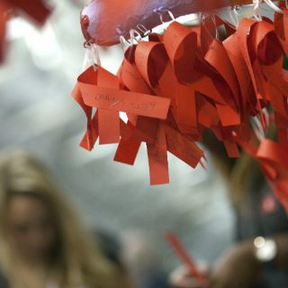 Más de dos millones de personas se infectan cada año de SIDA