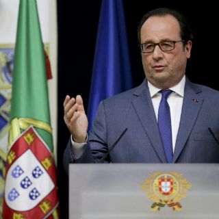 Hollande estudia prolongar emergencia por seis meses
