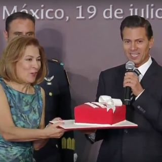 Le adelantan las mañanitas a Peña Nieto