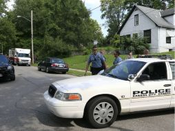 Varios hombres disparaban desde un vehículo, después salieron del coche y le dispararon. AP / O. Wagner