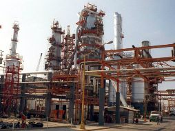 Afirman que la suspensión en la refinería no pone en riesgo el abasto de combustibles para la zona. EL INFORMADOR / ARCHIVO