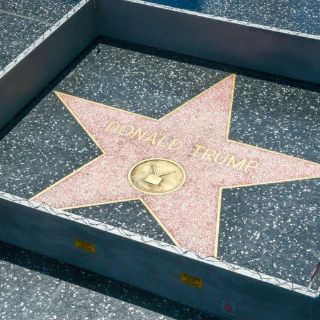 Ponen un pequeño muro en la estrella de Trump, en Hollywood