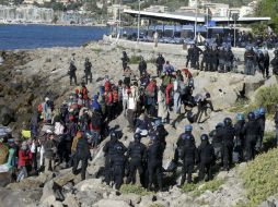 En un solo mes la red criminal organizó 20 viajes para un total de 100 refugiados sacados de territorio italiano. AP / ARCHIVO