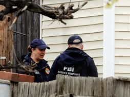 La policía ha advertido a los vecinos que tengan cuidado pues la muchacha anda armada. AFP / ARCHIVO