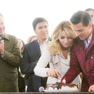 Angélica Rivera felicita a Peña Nieto por su cumpleaños