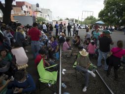 La manifestación de la Sección 18 se extendió a un tramo carretero, lo que generó severas afectaciones viales. EFE / L. Granados