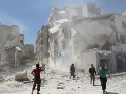 Actualmente, bombardean al área la aviación siria y su aliada, la rusa, así como la coalición internacional. AFP / O. Kadour