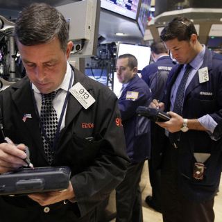 Wall Street abre con comportamientos mixtos
