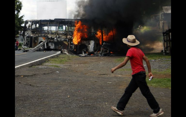 El impacto de los bloqueos se refleja en las industrias restaurantera, construcción, transporte, salud, turismo, entre otros. AFP / ARCHIVO