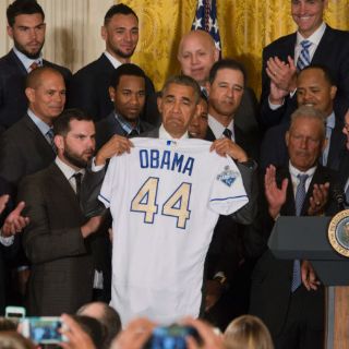 Obama recibe a los Reales en la Casa Blanca
