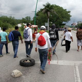 Industria automotriz advierte afectaciones por bloqueos de la CNTE