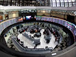 El mercado bursátil registra 41 emisoras que ganan, 23 que pierden y nueve se mantienen sin cambio esta mañana. NTX / ARCHIVO