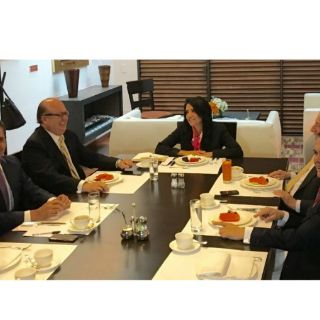 Barrales se reúne con gobernadores del PRD