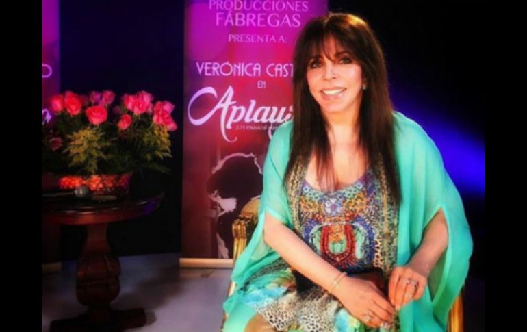 Castro protagoniza, desde hace unas semanas, el musical ''Aplauso'' que marcó su regreso a los escenarios teatrales. INSTAGRAM / vrocastroficial