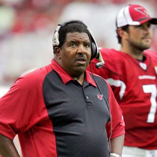 Dennis Green, ex entrenador de NFL, fallece a los 67 años