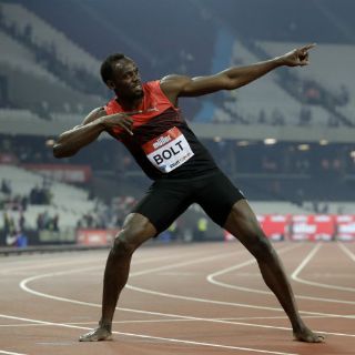 Usain Bolt gana en su regreso tras lesión