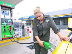 Petróleos Mexicanos busca solventar la demanda de gasolina pese al cierre temporal de la refinería de Cadereyta. EL INFORMADOR / A. Camacho