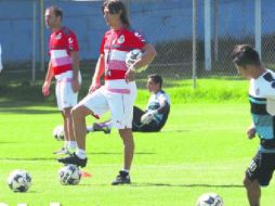 Matías Almeyda durante el entrenamiento ayer en las instalaciones de Verde Valle. EL INFORMADOR / M. Vargas