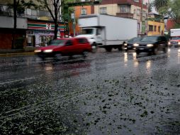 Autoridades piden a conductores mantener precaución al manejar, ya que el pavimento estaría mojado y se podrían presentar accidentes. NTX / ARCHIVO