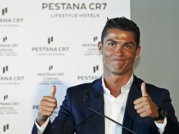 Cristiano llega a Maderia para abrir el hotel CR7, una marca que tendrá establecimientos en Lisboa, Madrid y Nueva York. EFE / H. De Gouveia