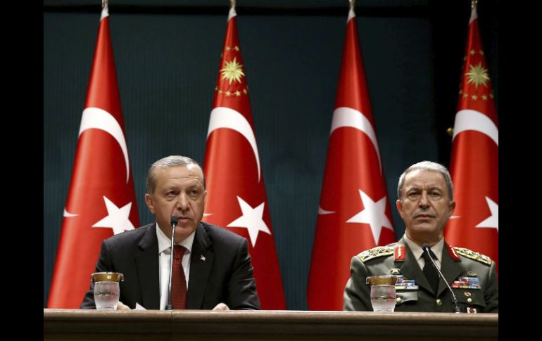 Miembros de la guardia fueron parte del grupo que entró a la cadena TRT. EFE / ARCHIVO