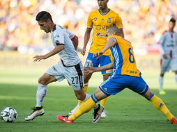 Acción del partido entre Tigres y Atlas en la jornada 2 del Apertura 2016. MEXSPORT / J. Martínez
