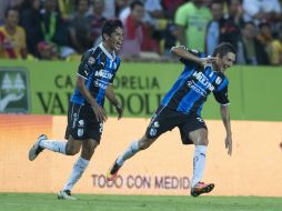Jugadores de Querétaro celebran el empate ante Morelia. MEXSPORT / O. Martínez