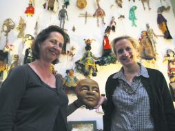 Suzanne Lantagne y Louise Lapointe ofrecen un taller de expresión teatral a través de las máscaras. EL INFORMADOR / R. Tamayo