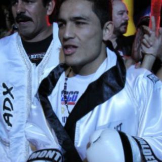 'Goofy' Montes triunfa en gala boxística del Comude