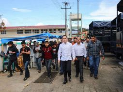 Informa que instalará una comisión para resolver el conflicto en la región y que visitará nuevamente el municipio. NTX / CORTESÍA