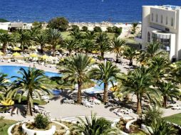 Las cadenas se valen de que los turistas pagan el hospedaje y alimentos con anticipación; autoridades no se enteran del monto total. EFE / ARCHIVO